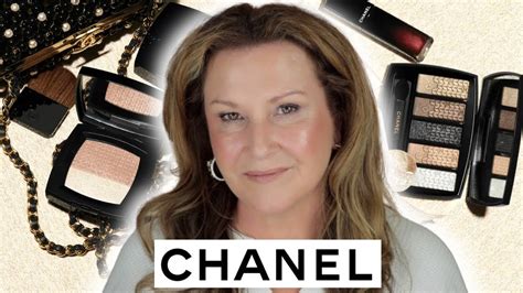 lumiere graphique chanel holiday 2023.